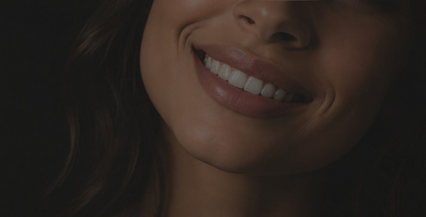 Close de sorriso natural após tratamento